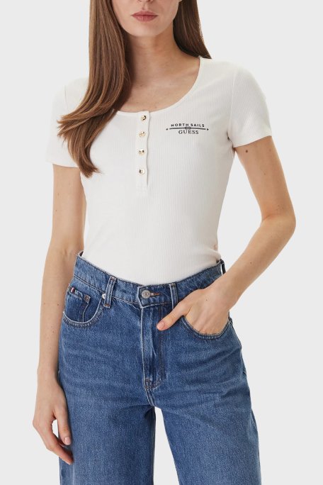 Guess Guessxns Slim Fit Logolu Düğmeli Yuvarlak Yaka W6GP01K2658 Bayan Top W6GP01 K2658 G012 BEYAZ - Guess