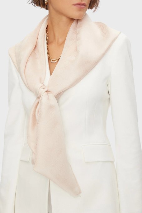 Guess Kefiah Desenli Modal Karışımlı 130 x 130 cm AW5191POL03 Kadın Şal AW5191 POL03 DVL PUDRA - Guess