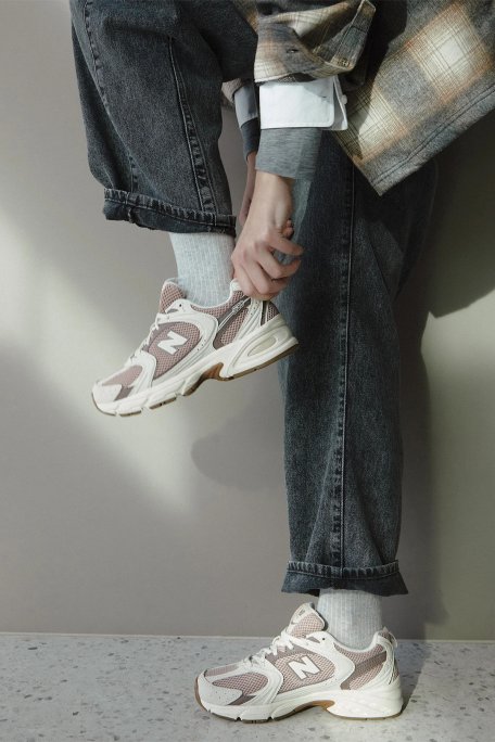 New Balance Deri Karışımlı Logolu Bağcıklı Bayan Ayakkabı U530SUA BİSKÜVİ - New Balance (1)