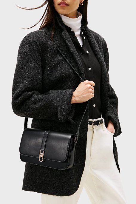 Tommy Hilfiger Logolu Ayarlanabilir Askılı Bayan Çanta AW0AW17723 BDS SİYAH - Tommy Hilfiger (1)