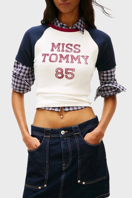 Tommy Hilfiger Pamuklu Slim Fit Logolu Bisiklet Yaka Bayan T Shirt DW0DW22536 YBH BEYAZ - Tommy Hilfiger