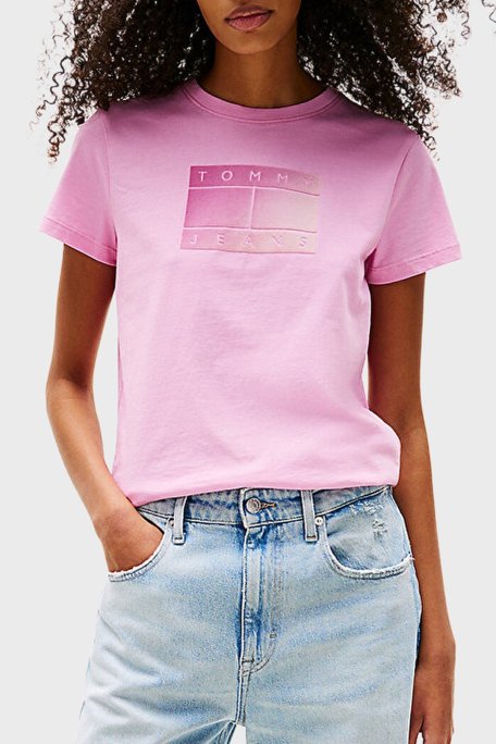 Tommy Jeans % 100 Pamuk Regular Fit Bisiklet Yaka Logolu Bayan T Shirt DW0DW20905 U06 PEMBE - Tommy Jeans