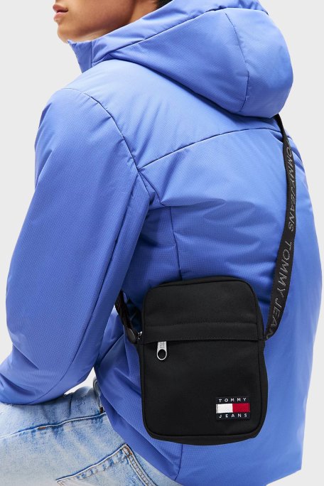 Tommy Jeans Logolu Ayarlanabilir Askılı Erkek Çanta AM0AM13710 BDS SİYAH - Tommy Jeans (1)