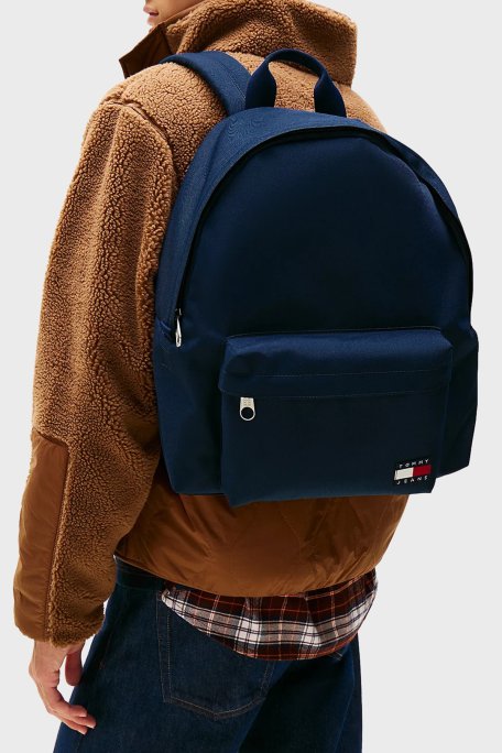 Tommy Jeans Logolu Ayarlanabilir Omuz Askılı Erkek Sırt Çantası AM0AM13726 C1G LACİVERT - Tommy Jeans (1)