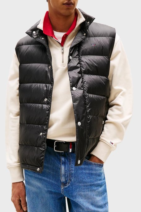 Tommy Jeans Logolu Regular Fit Dik Yaka Kapitoneli Erkek Yelek DM0DM21777 BDS SİYAH - Tommy Jeans