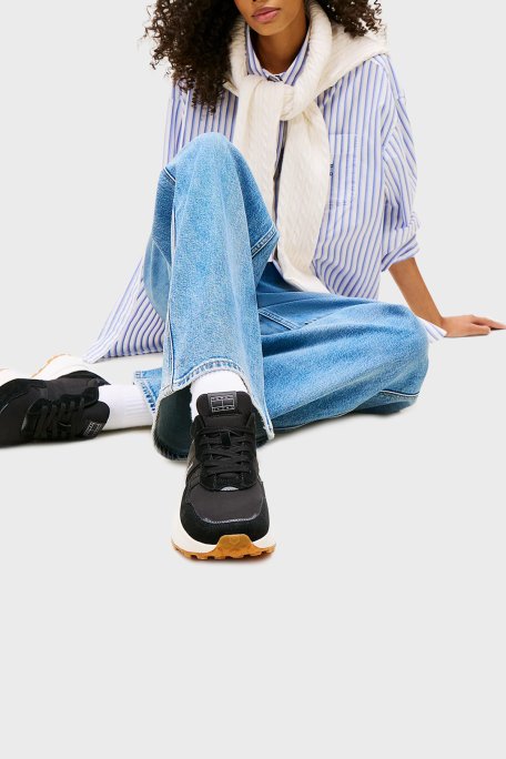 Tommy Jeans Logolu Süet Sneaker Bayan Ayakkabı EN0EN02861 BDS SİYAH - Tommy Jeans (1)