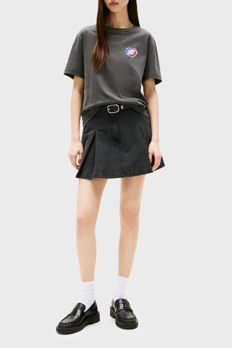 Tommy Jeans Pamuklu Relaxed Fit Bisiklet Yaka Sırt Baskılı Bayan T Shirt DW0DW21358 BDS SİYAH - Tommy Jeans (1)