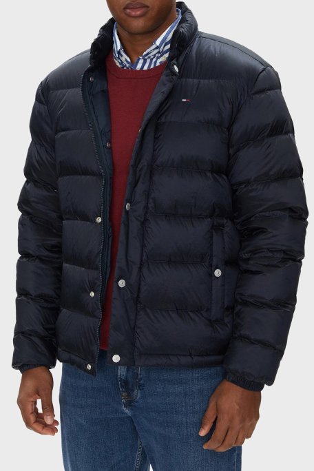 Tommy Jeans Regular Fit Dik Yaka Kapitoneli Logolu Erkek Mont DM0DM21937 C1G LACİVERT - Tommy Jeans