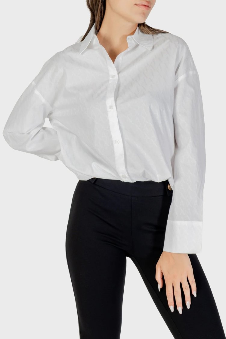 Armani Exchange Jakarlı Logo Baskılı Pamuklu Regular Fit Kent Yaka Kadın Gömlek XW001424 AF16631 U0002 BEYAZ - Armani Exchange