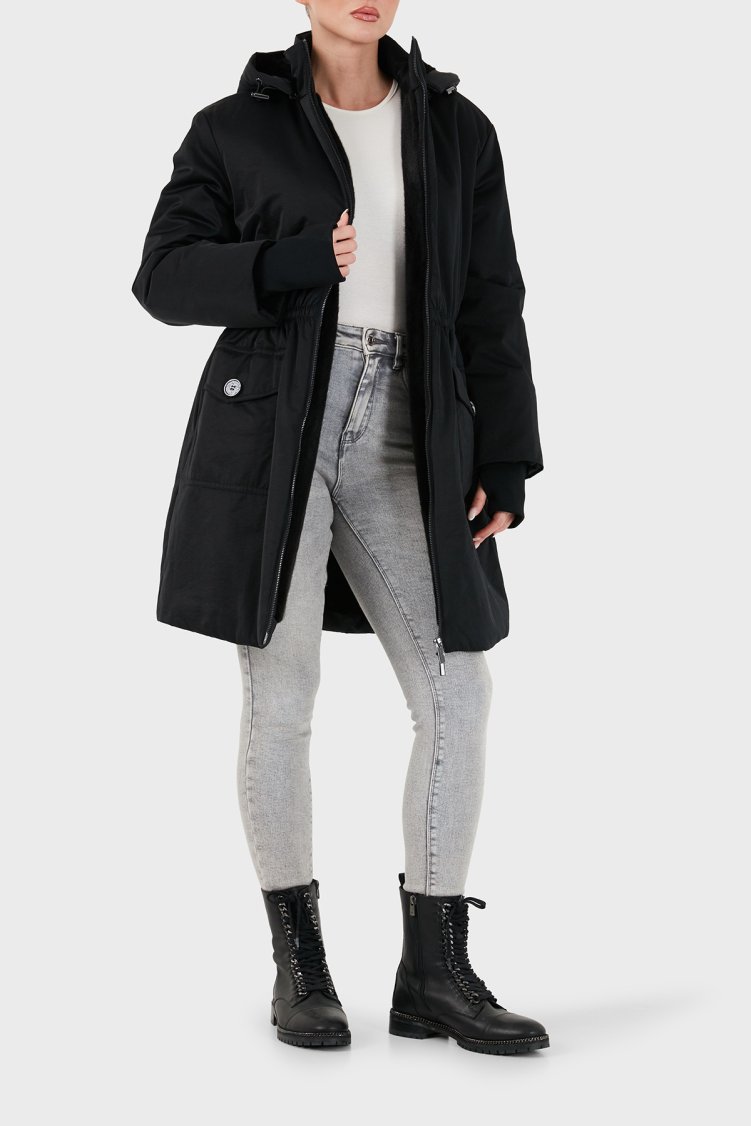 Armani Exchange Logolu Çıkarılabilir Kapüşonlu Yaka Diz Üstü Astarlı Kadın Ceket XW002998 AF25761 UC001 Siyah - Armani Exchange (1)