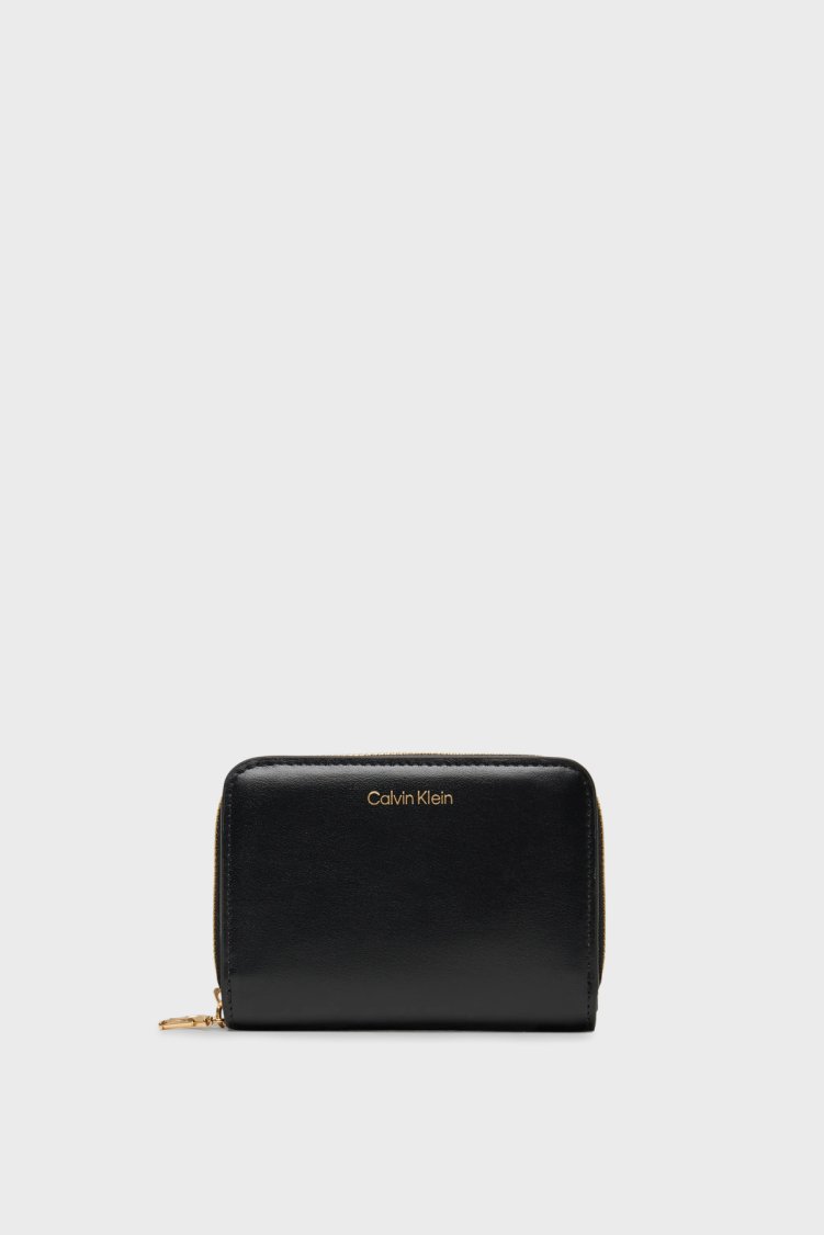 Calvin Klein Deri Logolu Kartlık LV04F1075GUB1 Bayan Cüzdan LV04F1075G UB1 SİYAH - Calvin Klein