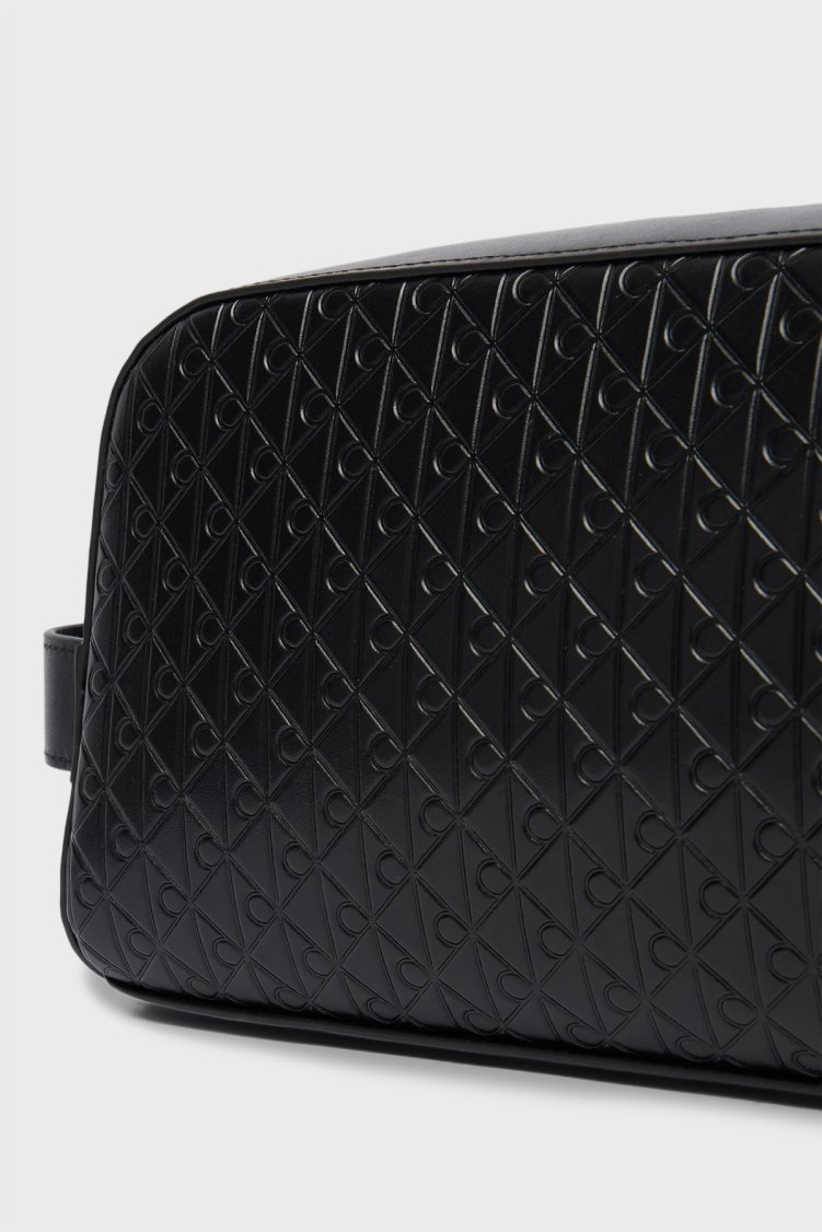 Calvin Klein Hakiki Deri Tamamı Kabartma Logolu Tek Saplı Erkek Çanta LV04D1146G UB1 SİYAH - Calvin Klein (1)