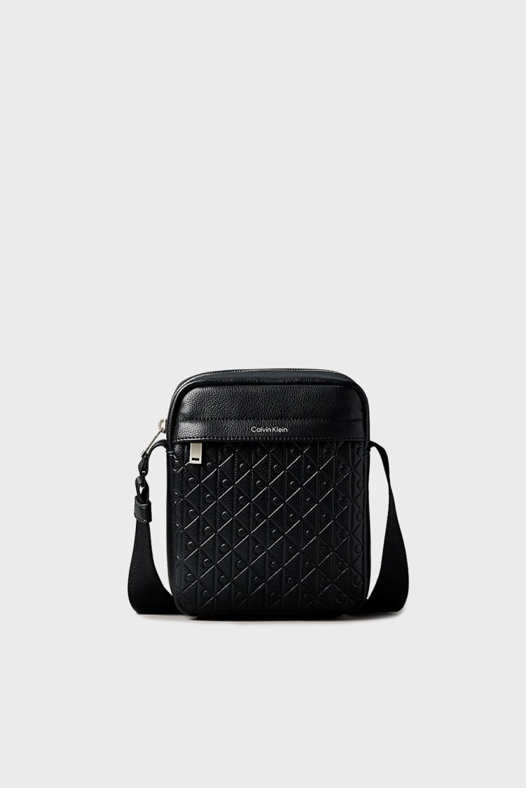 Calvin Klein Logolu Ayarlanabilir Askılı Erkek Çanta LV04D3204G UB1 SİYAH - Calvin Klein