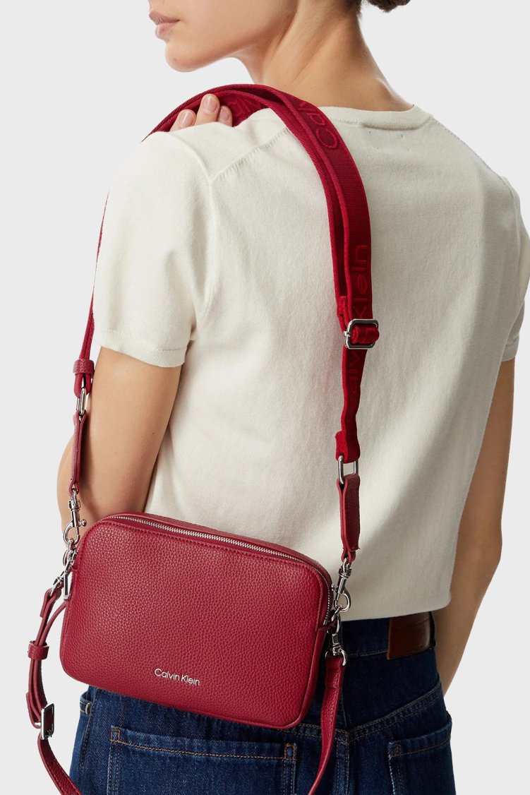 Calvin Klein Logolu Ayarlanabilir Askılı LV04F3656GXLL Kadın Çanta LV04F3656G XLL BORDO - Calvin Klein (1)