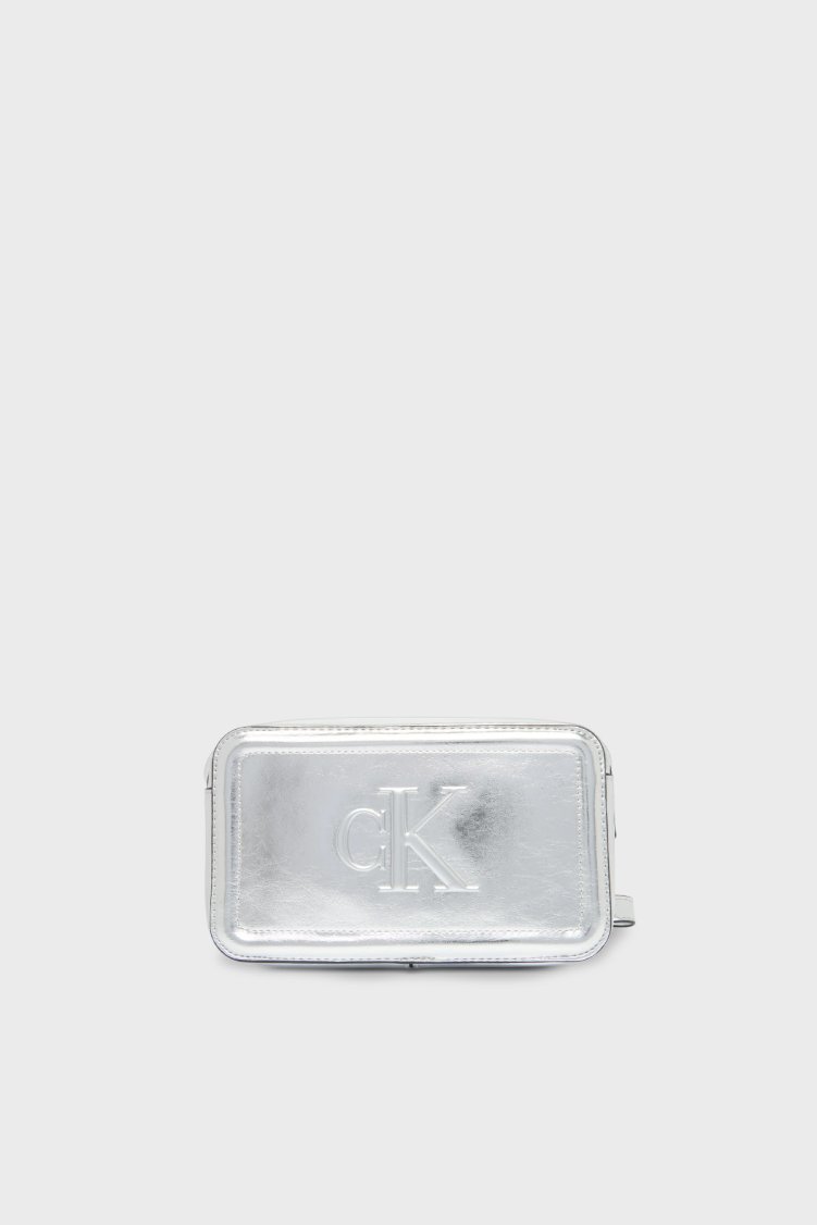 Calvin Klein Logolu Ayarlanabilir Askılı Parlak LV04F3331G3JH Kadın Çanta LV04F3331G 3JH GÜMÜŞ - Calvin Klein
