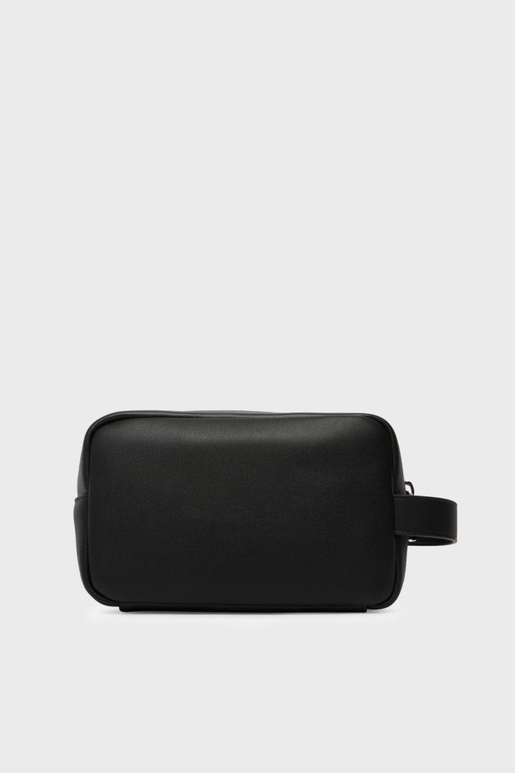 Calvin Klein Logolu Tek Saplı Erkek Traş Çantası LV04D1227G UB1 SİYAH - Calvin Klein (1)