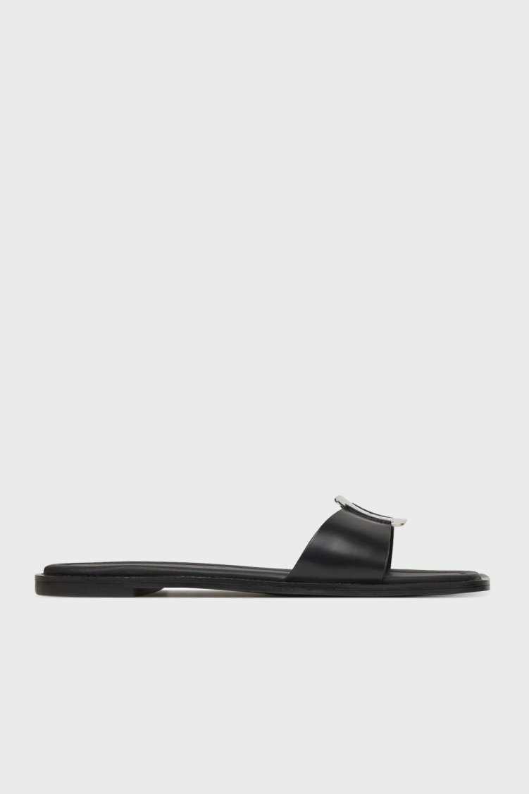 Calvin Klein Metal Logolu Kare Burun Tek Bant HW0HW02482BEH Bayan Terlik HW0HW02482 BEH SİYAH - Calvin Klein