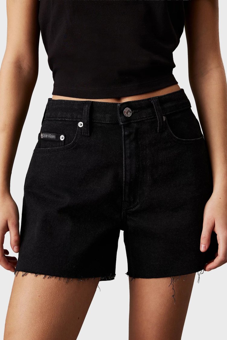 Calvin Klein Pamuk Karışımlı Mom Fit Yüksek Bel Kısa Kot J20J2251541BY Bayan Short J20J225154 1BY SİYAH - Calvin Klein