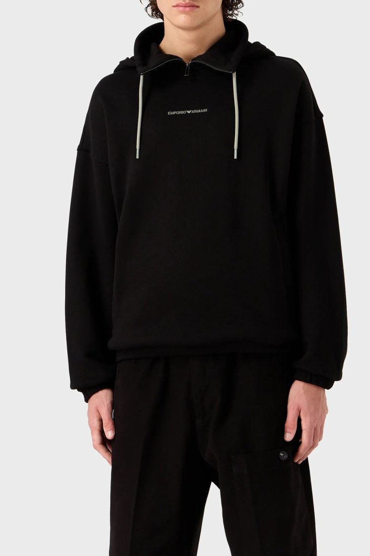 Emporio Armani % 100 Pamuk Kapüşonlu Yarım Fermuarlı Oversize Fit Erkek Sweat 6R1ME6 1JWPZ 0999 SİYAH - Emporio Armani