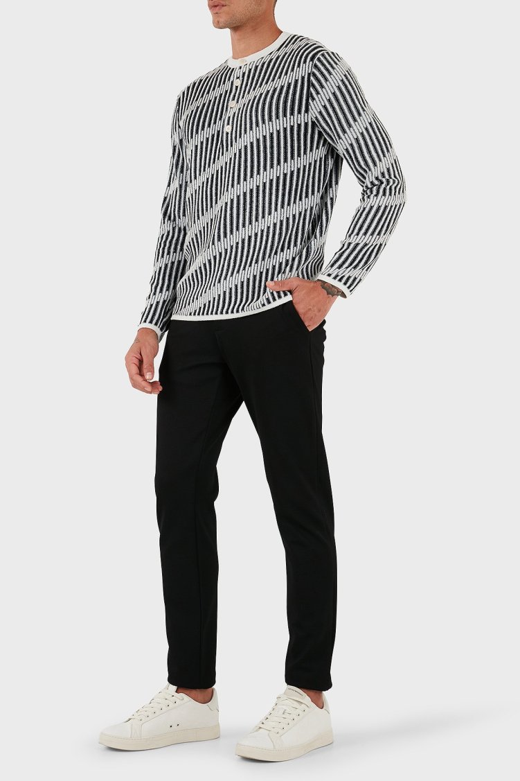 Emporio Armani Jakarlı Yün Karışımlı Regular Fit Sıfır Yaka Örme Erkek Kazak EM003517 AF19553 FC005 SİYAH-BEYAZ - Emporio Armani (1)