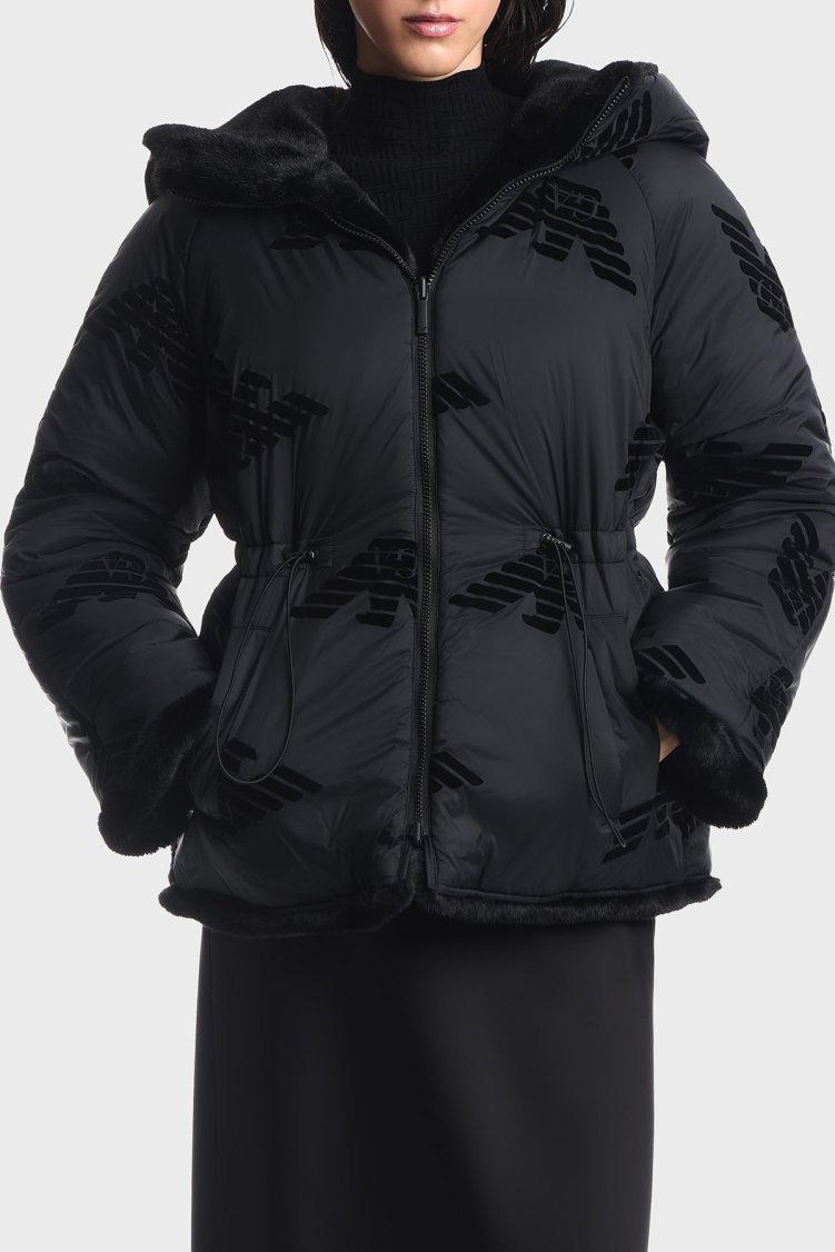 Emporio Armani Logo Nakışlı Çift Taraflı Comfort Fit Suni Kürklü Kadın Kaban EW001467 AF14618 MC736 Siyah - Emporio Armani