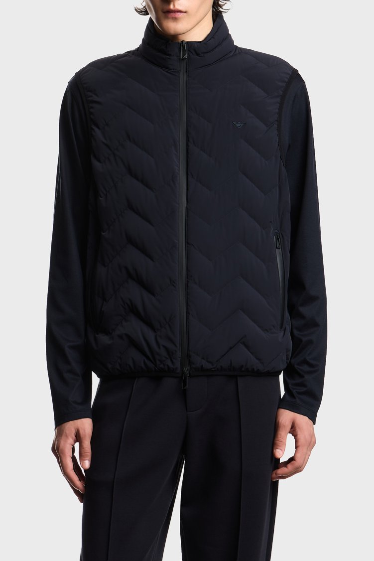 Emporio Armani Regular Fit Logolu Kapitoneli Dik Yaka Şişme Erkek Yelek EM004946 AF18499 UB118 LACİVERT - Emporio Armani