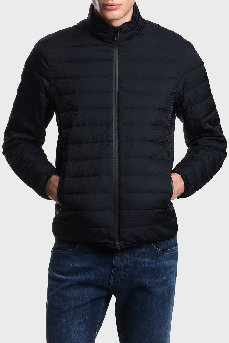 Emporio Armani Tamamı Logolu Dik Yaka Su İtici Erkek Mont EM004953 AF15384 UB118 Lacivert - Emporio Armani