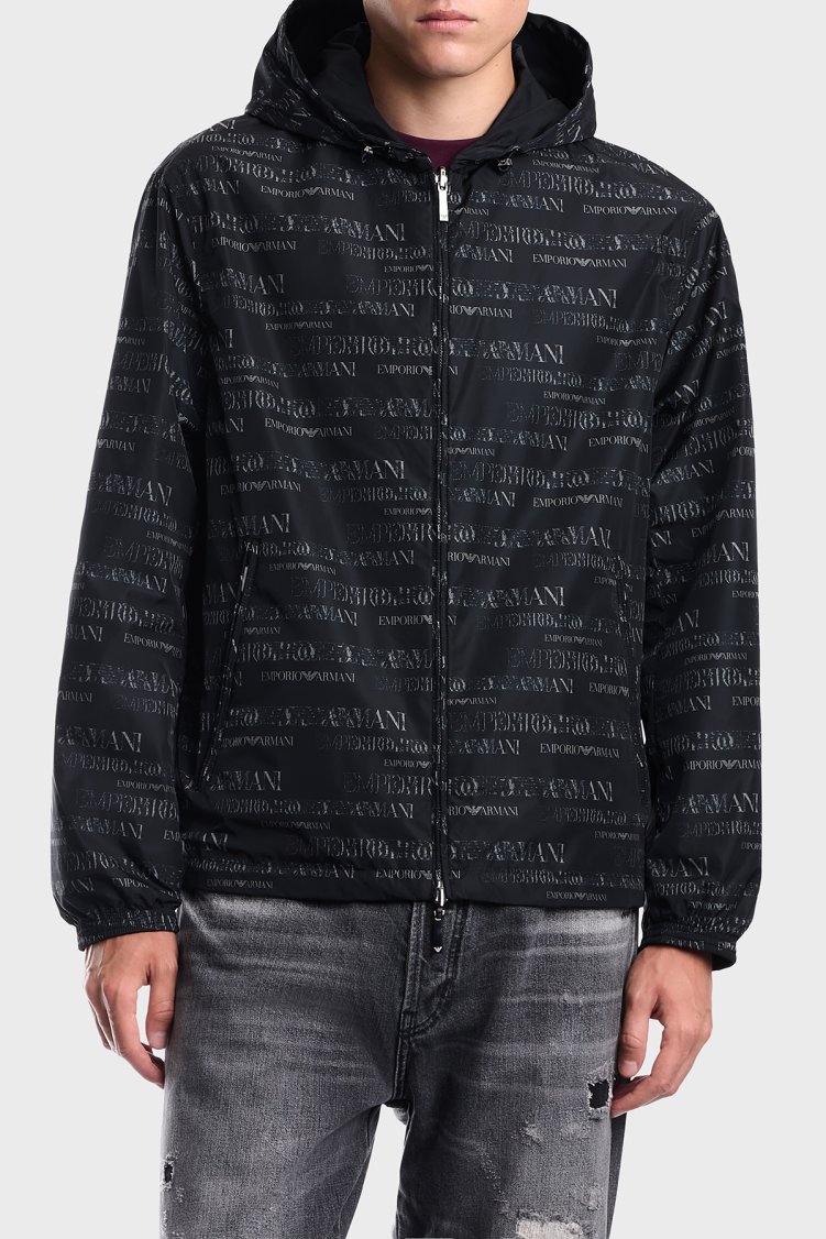 Emporio Armani Tamamı Logolu Suya Dayanıklı Kapüşonlu Erkek Ceket EM006751 AF12021 FB516 Lacivert - Emporio Armani