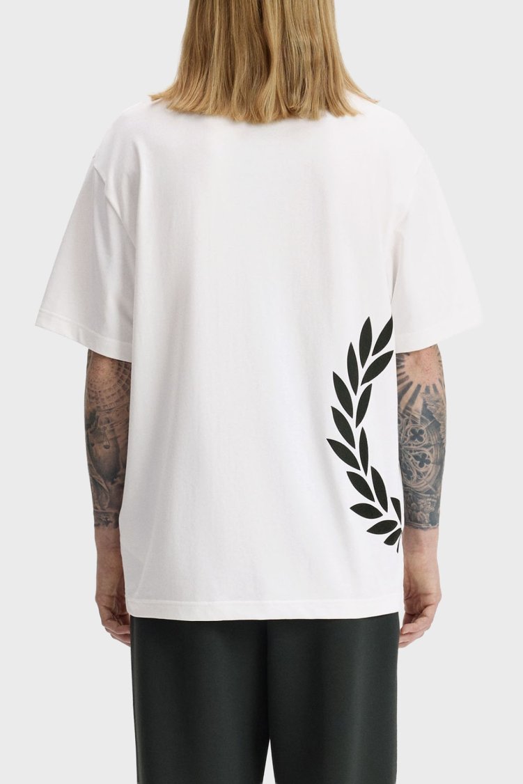 Fred Perry Logolu % 100 Pamuk Relaxed Fit Bisiklet Yaka Erkek T Shirt M2440 129 BEYAZ - Fred Perry (1)