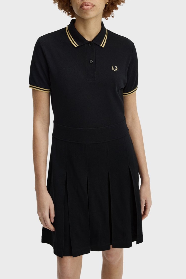 Fred Perry Pamuklu Regular Fit Logolu Düğmeli Polo Yaka Pileli Kadın Elbise D1177 90A SİYAH - Fred Perry