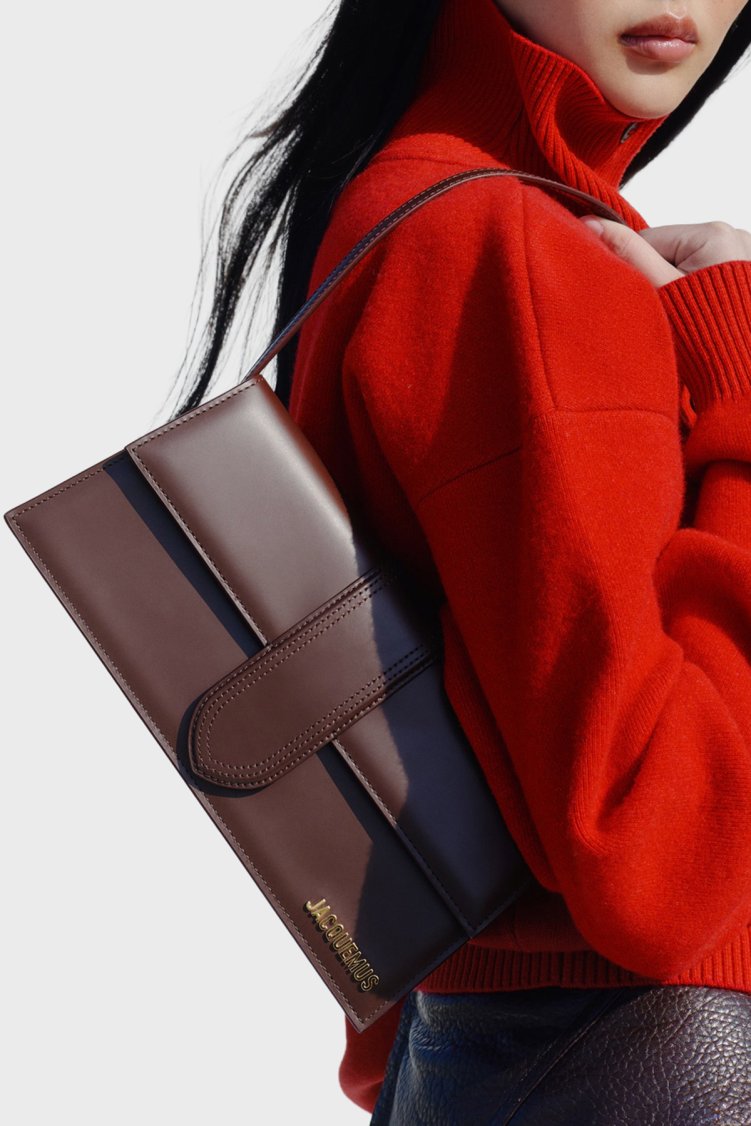 Jacquemus Le Bambıno Long Deri Omuz Askılı Kadın Çanta 23EBAW00013AC01A01 Kahve - Jacquemus (1)