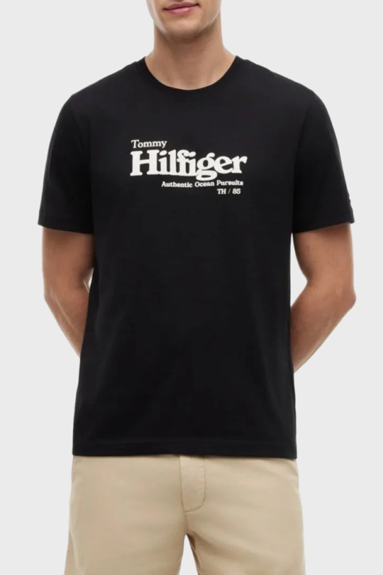 Tommy Hilfiger % 100 Pamuk Regular Fit Bisiklet Yaka Erkek T Shirt MW0MW43448 BDS Siyah - Tommy Hilfiger