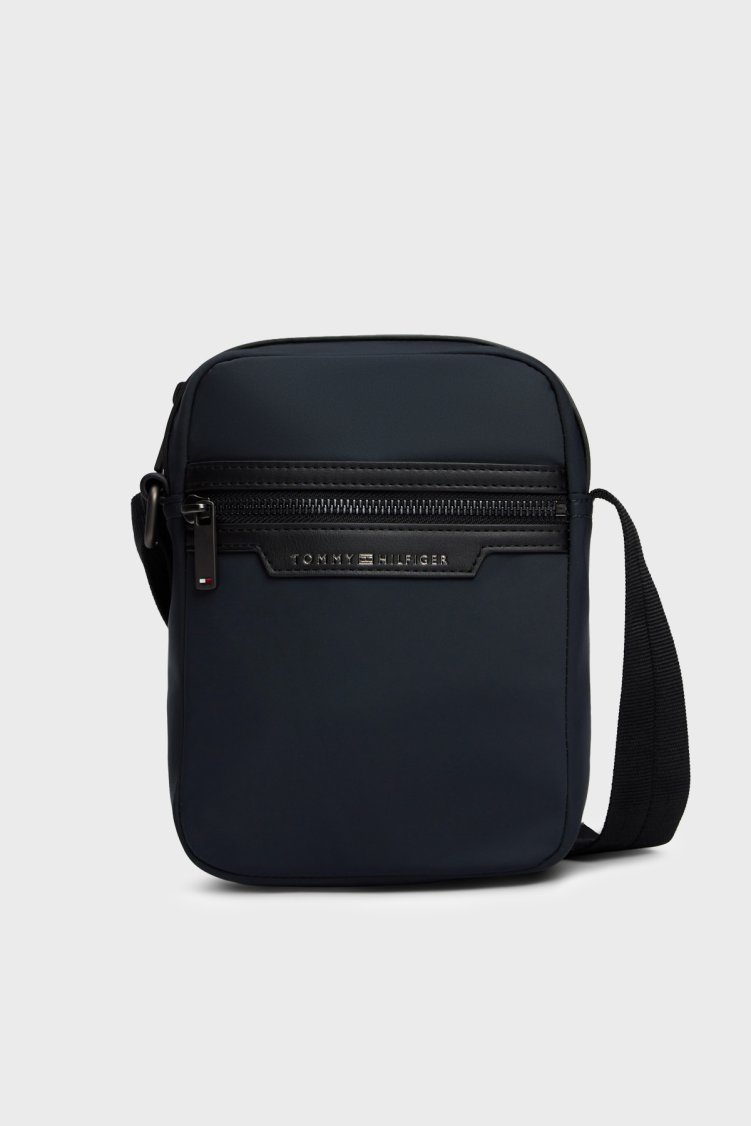 Tommy Hilfiger Logolu Ayarlanabilir Askılı Erkek Çanta AM0AM14688 DW6 Lacivert - Tommy Hilfiger