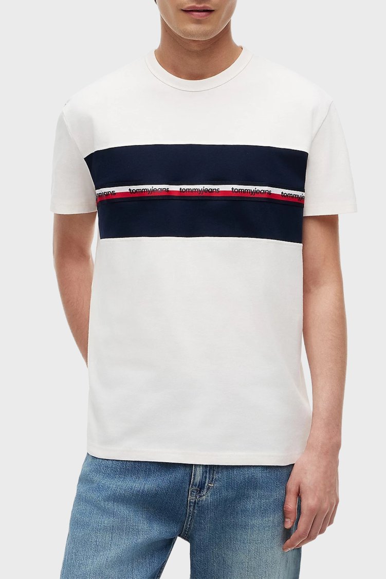 Tommy Jeans Logolu % 100 Pamuk Regular Fit Bisiklet Yaka Erkek T Shirt DM0DM23245 YBH Beyaz - Tommy Jeans