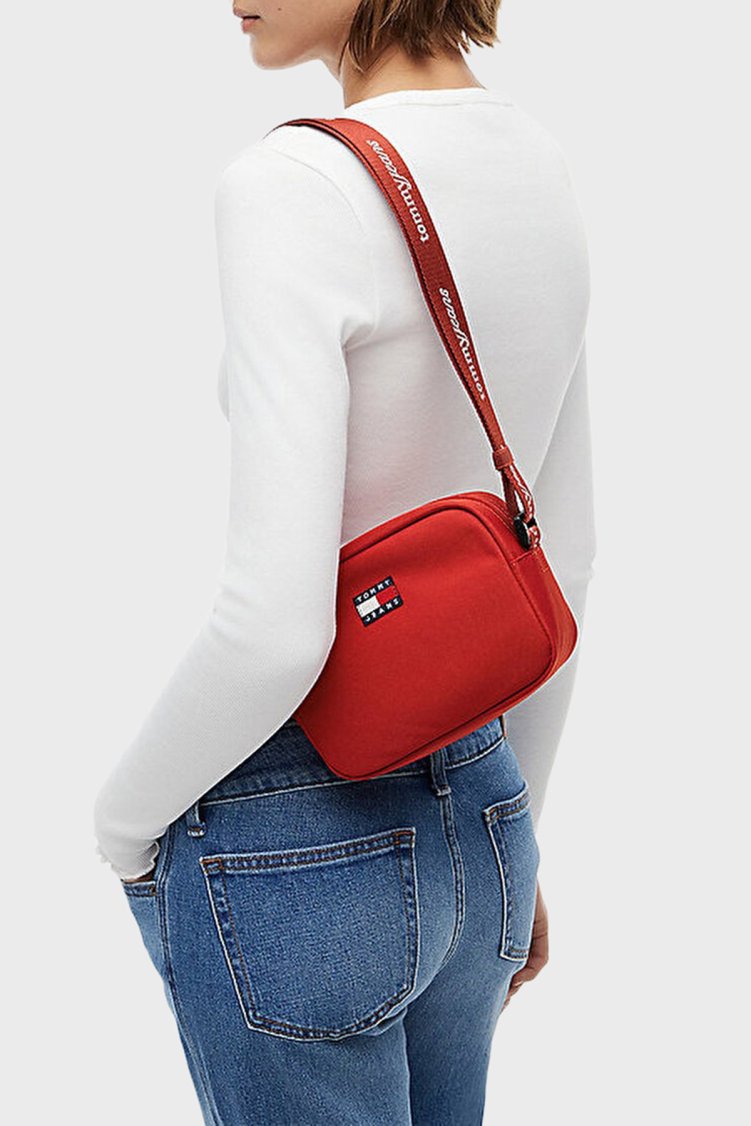 Tommy Jeans Logolu Ayarlanabilir Askılı Kadın Çanta AW0AW18769 XMP Kırmızı - Tommy Jeans (1)