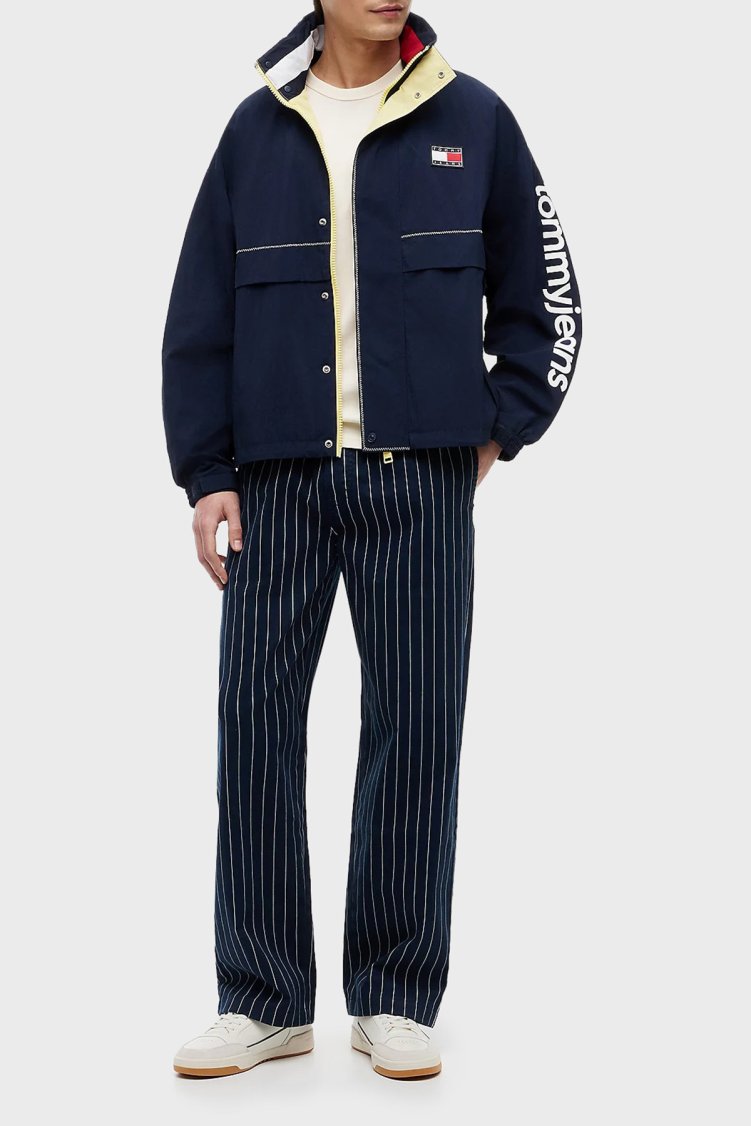 Tommy Jeans Logolu Oversize Su İtici Saklanabilir Kapüşonlu Erkek Mont DM0DM23225 C1G Lacivert - Tommy Jeans (1)