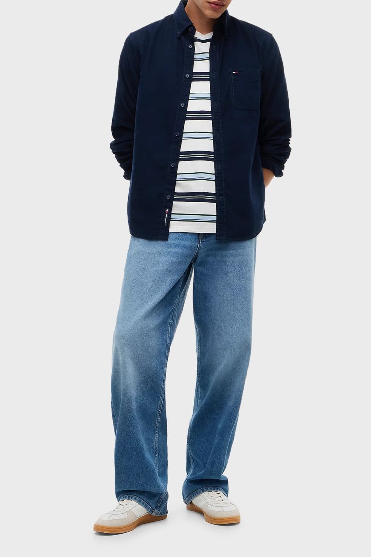 Tommy Jeans Logolu Pamuklu Regular Fit Düğmeli Yaka Erkek Gömlek DM0DM23517 C1G Lacivert - Tommy Jeans (1)