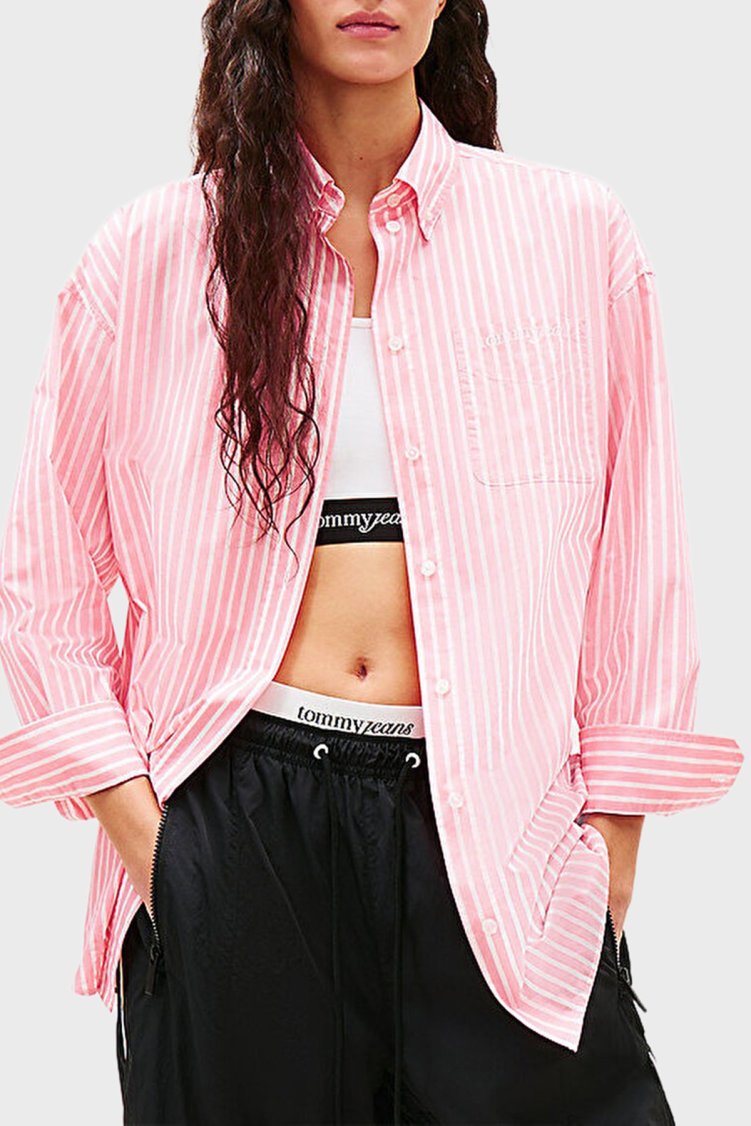 Tommy Jeans Pamuk Karışımlı Oversize Çizgili Poplin Kadın Gömlek DW0DW22218 0D2 PEMBE - Tommy Jeans