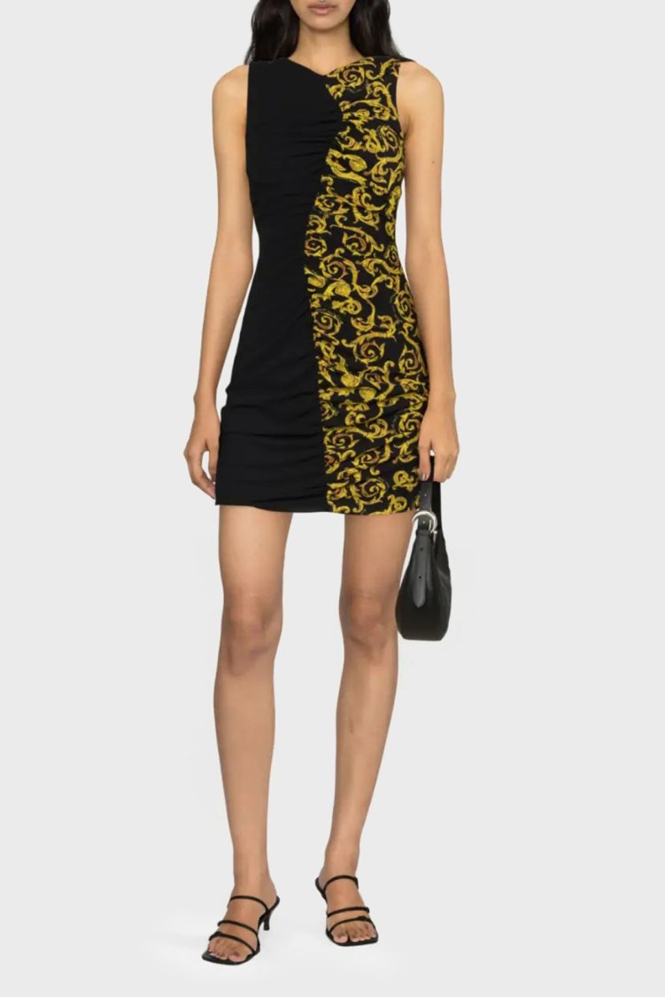 Versace Jeans Couture Plileli Desenli Tasarımlı Sırt Dekolteli Slim Fit Mini Kadın Elbise 74HAO900 NS217 G89 SİYAH - Versace Jeans Couture
